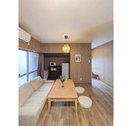 Compact One-Bedroom Home in Tokyo — photograph 4