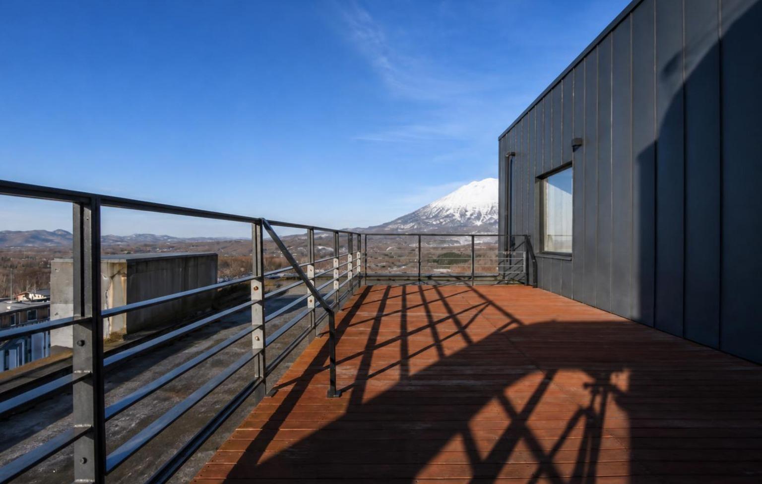 Suiboku Loft 10 Penthouse — photograph 3