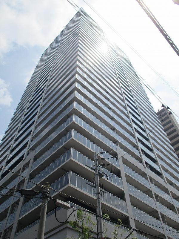 Kobe Harbor Tower — photograph 2