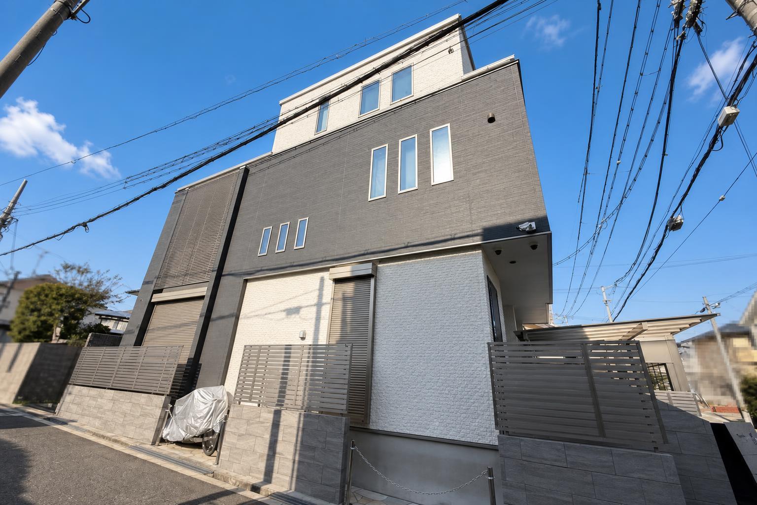 4-Bedroom Detached House in Toyonaka — photograph 3