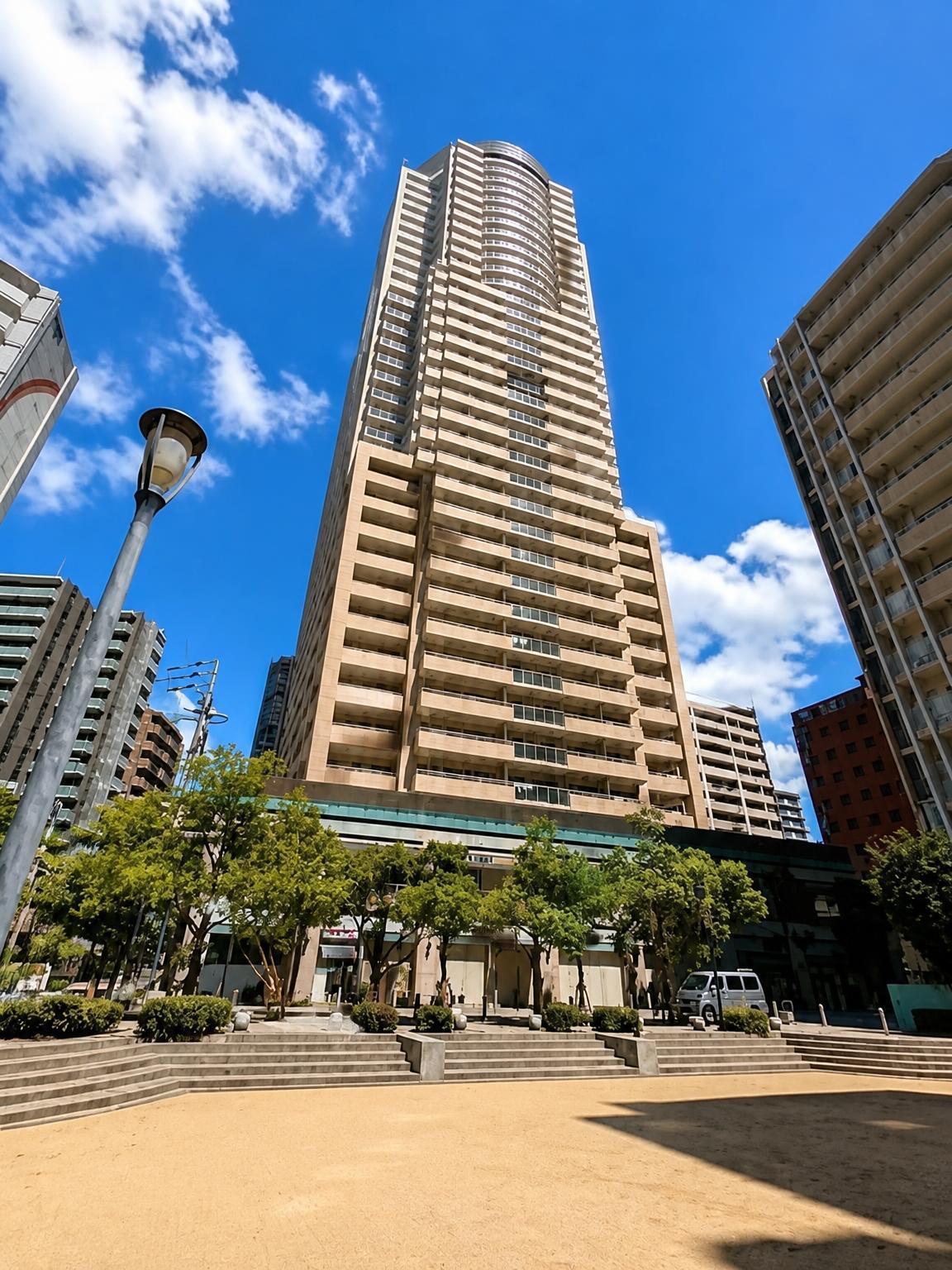 Tor Yamate The Kobe Tower — photograph 3