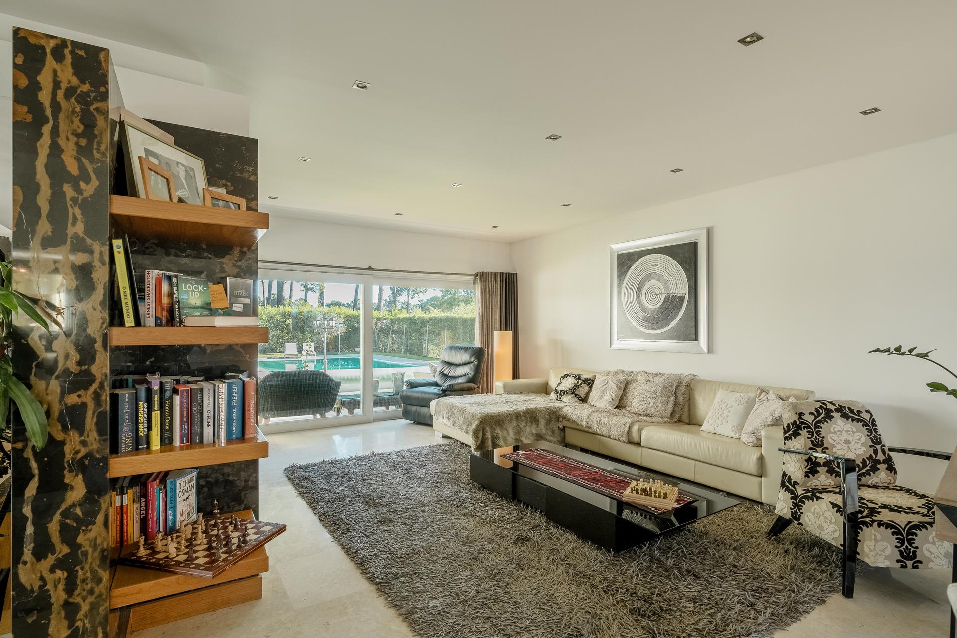 4-Bedroom House in Herdade da Aroeira, Almada — photograph 4
