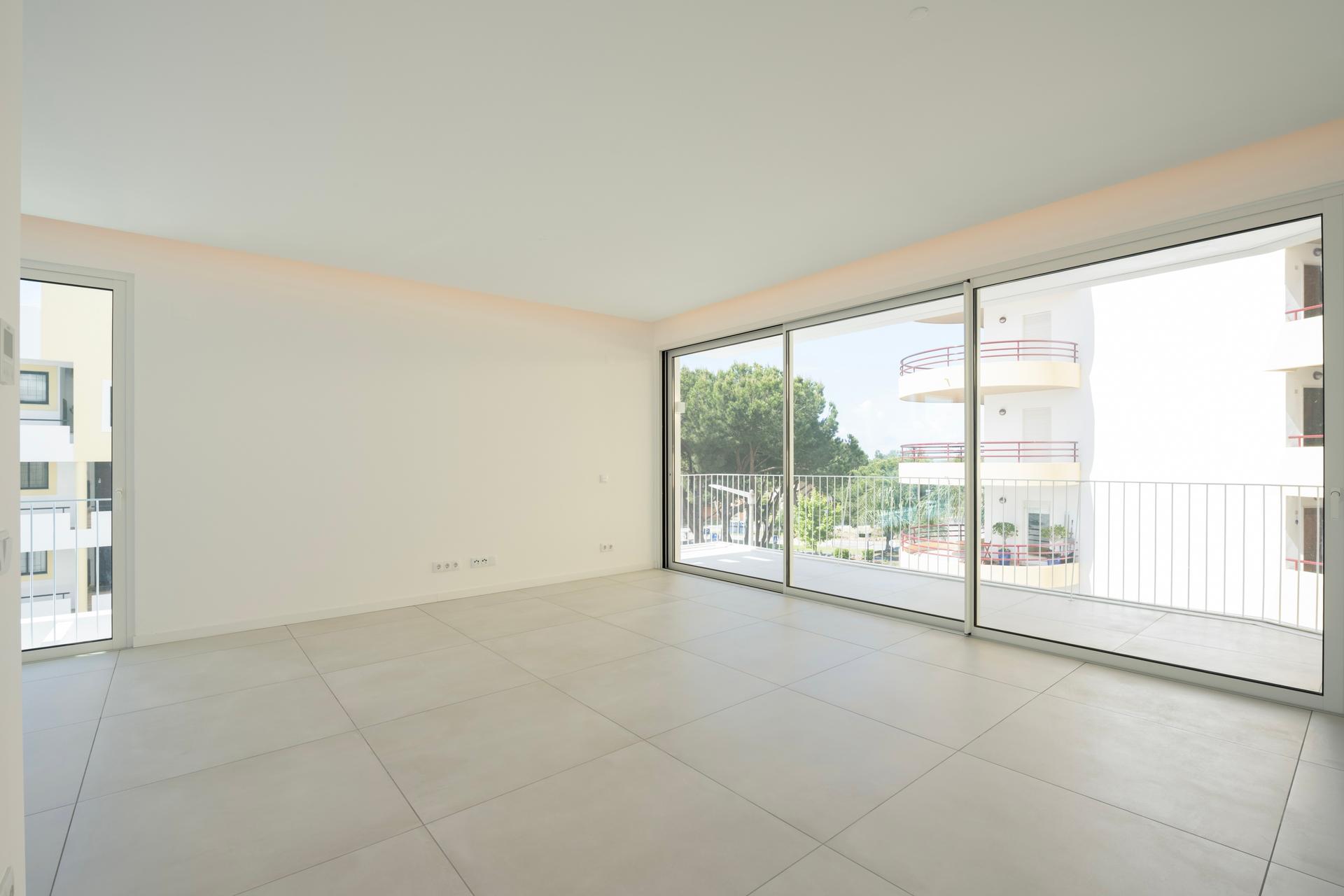 3-Bedroom Apartment with Pool in Loulé — photograph 2